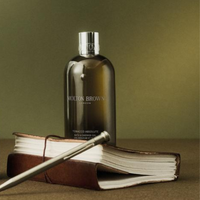 Molton Brown Tobacco Absolute Bath &amp; Shower Gel 300ml
